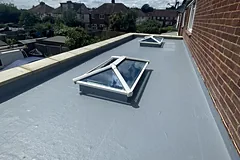 Flat roof with a roof lantern